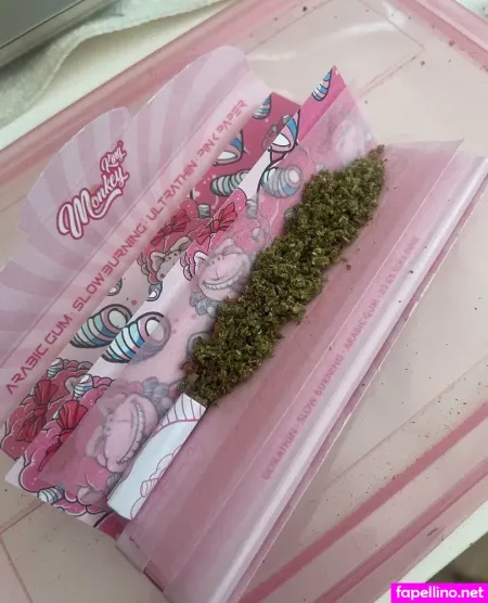Only Smoking Blonde OnlyFans Thumbnail #H3PKo6hGUL