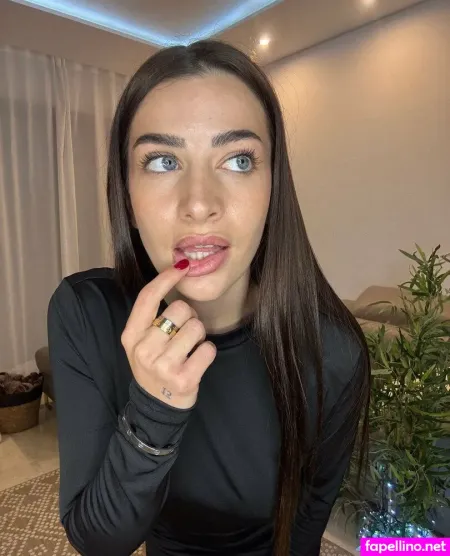 Only Stella Vip OnlyFans Thumbnail #1Znhrnwlej