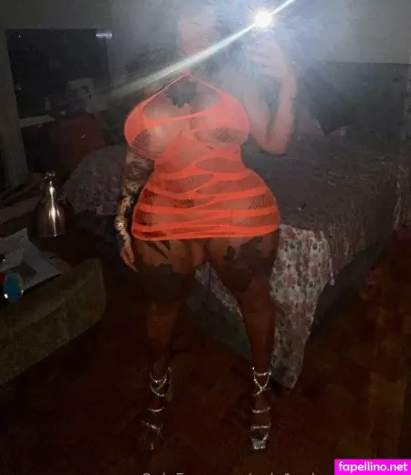 Only1valenciahallxxl OnlyFans Thumbnail #pHiTtSzXY8