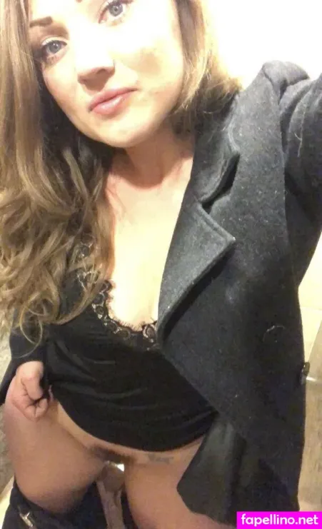 Onlyavarose OnlyFans Thumbnail #MeB7DQfW4S