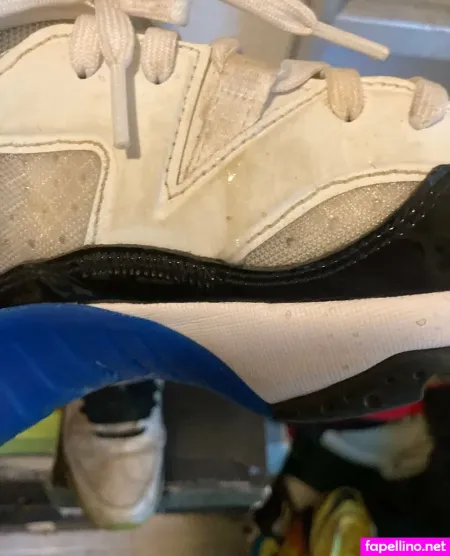 Onlyfeetnsneakers OnlyFans Thumbnail #9Qi3B26Xf5