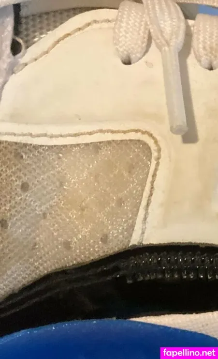 Onlyfeetnsneakers OnlyFans Thumbnail #ErKiUY7aZU