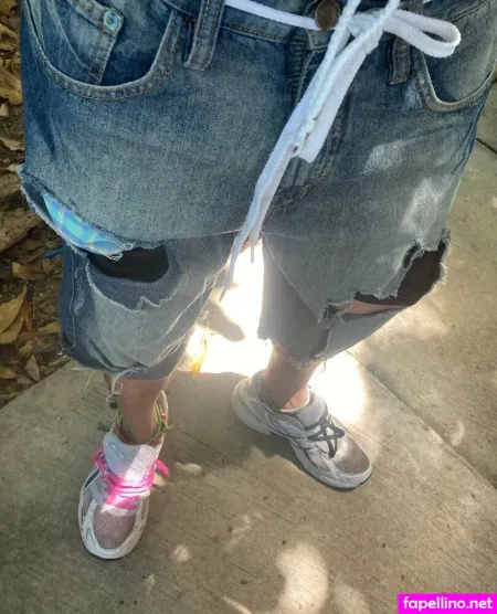 Onlyfeetnsneakers OnlyFans Thumbnail #Hmv20JkZut