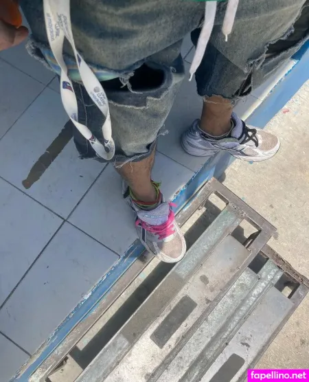 Onlyfeetnsneakers OnlyFans Thumbnail #MGbpQ4hNmU