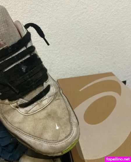 Onlyfeetnsneakers OnlyFans Thumbnail #ScXg8olo5h