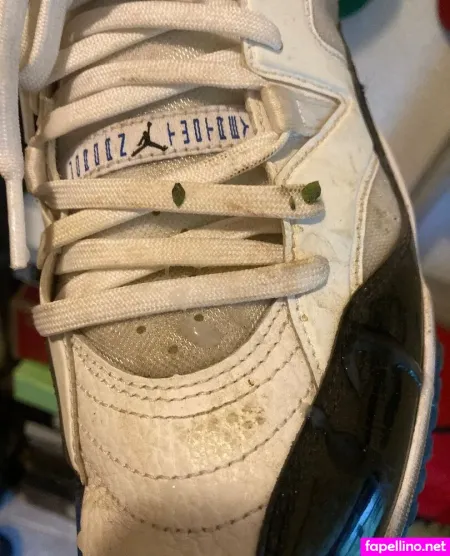 Onlyfeetnsneakers OnlyFans Thumbnail #ibG3UMOhat