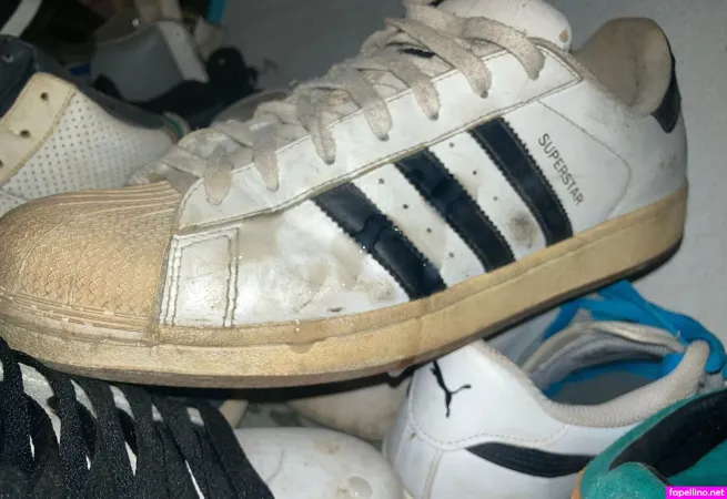 Onlyfeetnsneakers OnlyFans Thumbnail #yvCTGTdrYJ