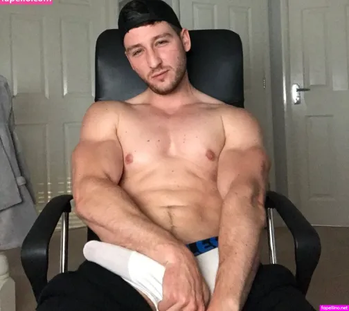 Onlyxxxguys OnlyFans Thumbnail #9z8SsTirs2