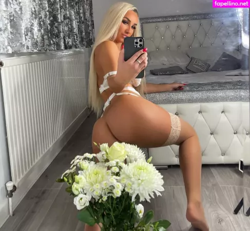 Onlyyhollyy OnlyFans Thumbnail #slaoW8MvbS