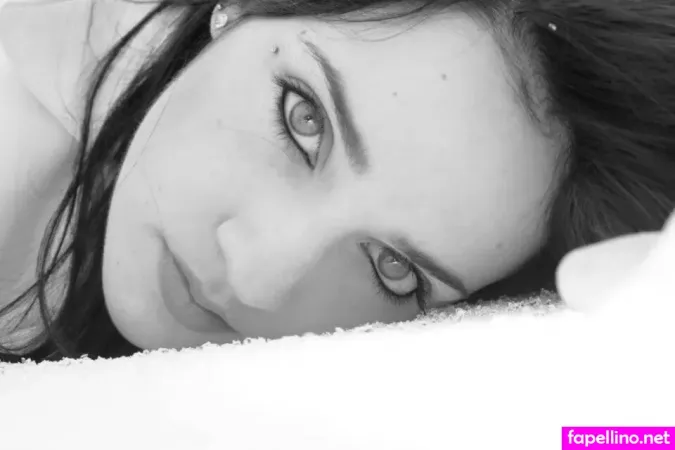 Ophelie Rullier OnlyFans Thumbnail #44UPcFTTY6