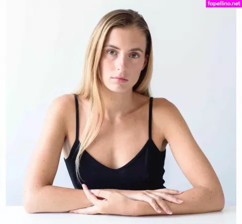 Orane Granger OnlyFans Thumbnail #oOMsUGWAH1