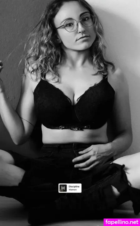 Oryvllmiee OnlyFans Thumbnail #t6suAJzp7N