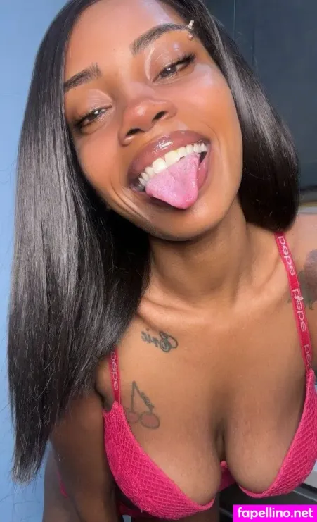 Oshunqueen OnlyFans Thumbnail #0lMwEI8C5t