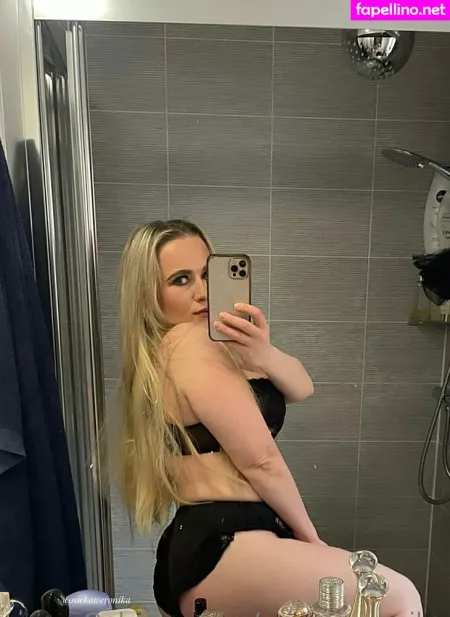 Osickaweronika OnlyFans Thumbnail #QX1rHYDrkq