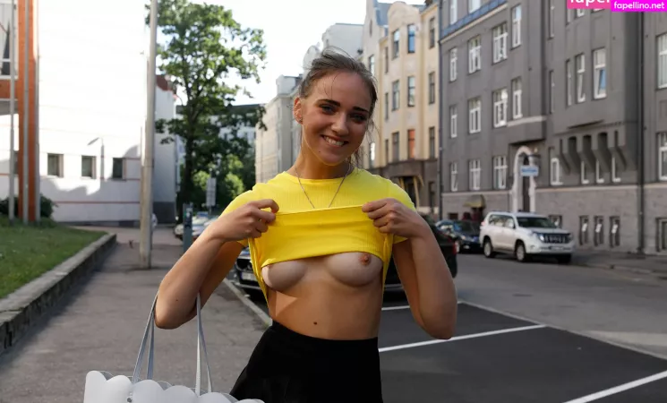 Oxana Chic OnlyFans Thumbnail #WHpGaIvM19