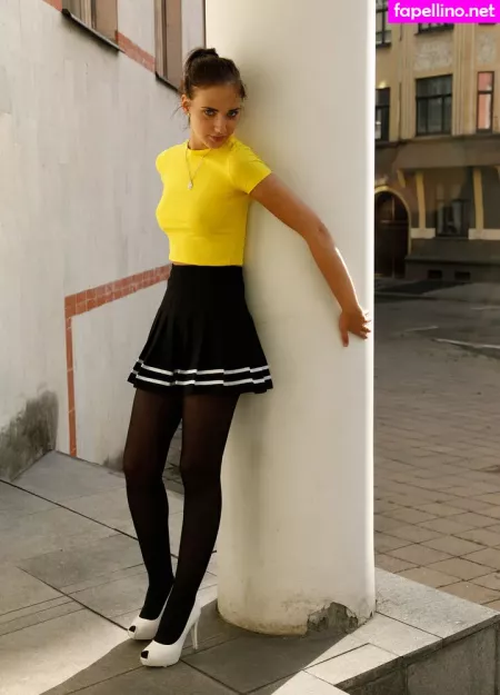 Oxana Chic OnlyFans Thumbnail #uoJ6WCGMRw