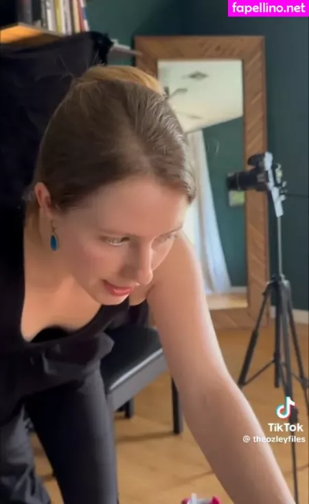 Ozley Asmr OnlyFans Thumbnail #IimTcef5lW