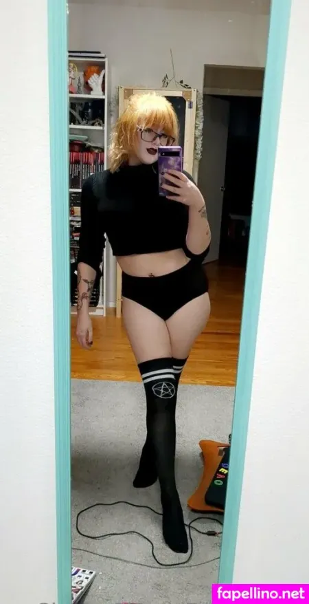 P3achyfoxxxfree OnlyFans Thumbnail #Qcxf5sdGjT