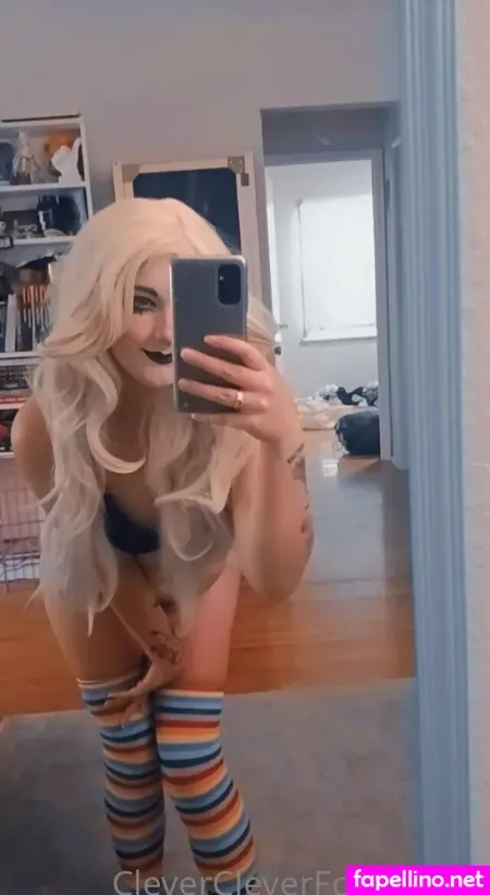 P3achyfoxxxfree OnlyFans Thumbnail #deutUpeY0K