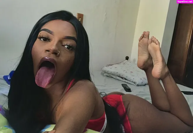Paivaqueenfeet OnlyFans Thumbnail #5Q8Q5ZtKmQ