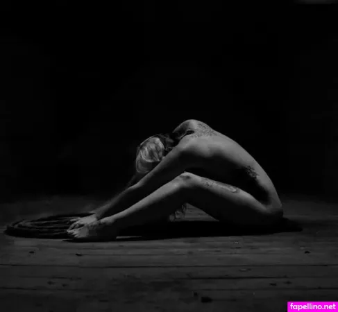 Pale Dahlia Aka Julia Van Helheim OnlyFans Thumbnail #f0y4JhYsYO