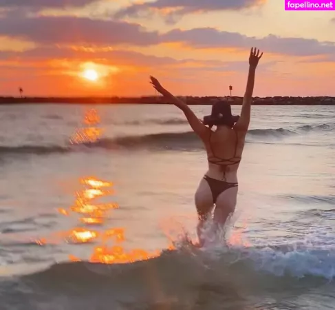 Pale Snow White OnlyFans Thumbnail #HyeMc3rldW