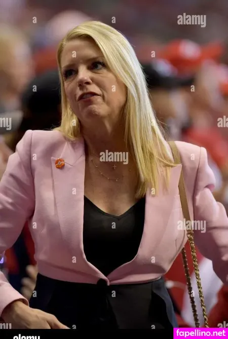 Pam Bondi OnlyFans Thumbnail #L1zTpWHTW6