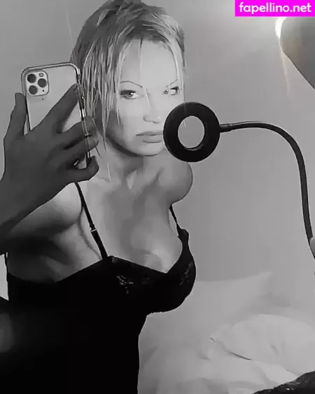 Pamela Anderson OnlyFans Thumbnail #Tmqwhwfb4i