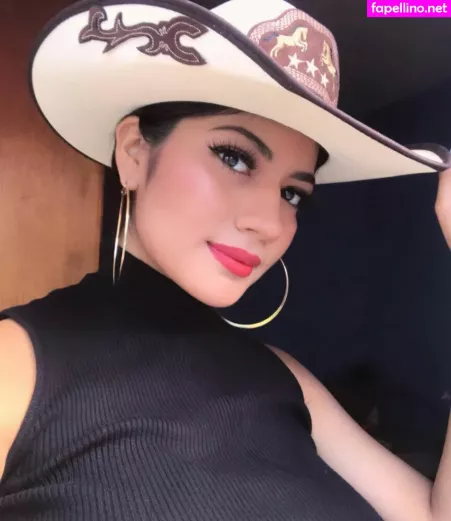Paola Bustamante OnlyFans Thumbnail #prwIG3b1c7
