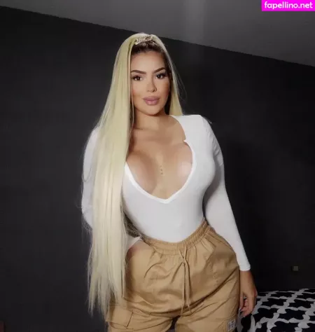 Paola Flores OnlyFans Thumbnail #IaQ6h81Bbt