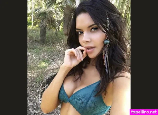 Paola Paulin OnlyFans Thumbnail #t3OhrrzpQt