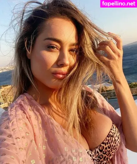 Paola Saulino OnlyFans Thumbnail #0TpRv9OA7J