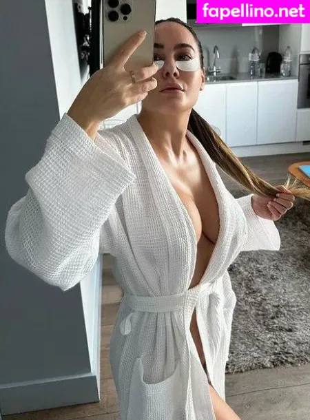 Paola Saulino OnlyFans Thumbnail #K5j23CD2MY