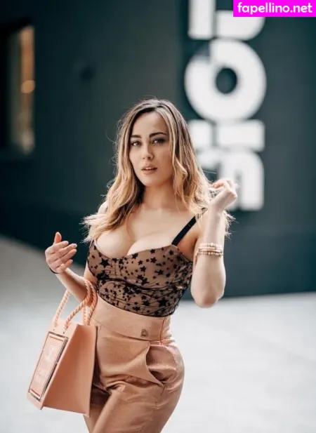 Paola Saulino OnlyFans Thumbnail #ZbxNlwInYA