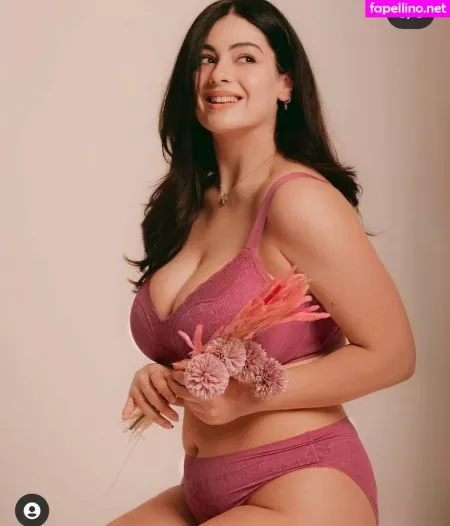Paola Torrente OnlyFans Thumbnail #TVG9kvQy61