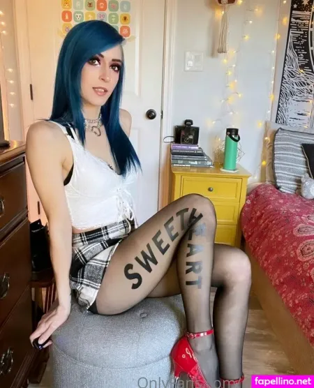 Paper Doll OnlyFans Thumbnail #40OVJE6yQY