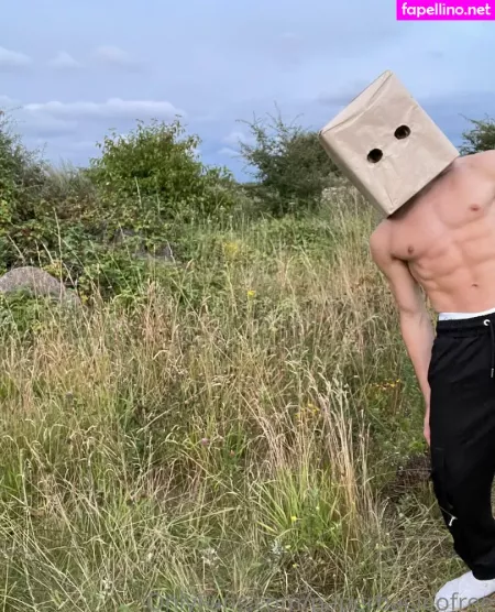Paperbagfree OnlyFans Thumbnail #zKH0ixmTY4