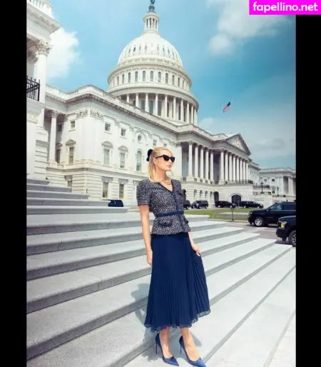 Paris Hilton OnlyFans Thumbnail #23QkqQ41dU