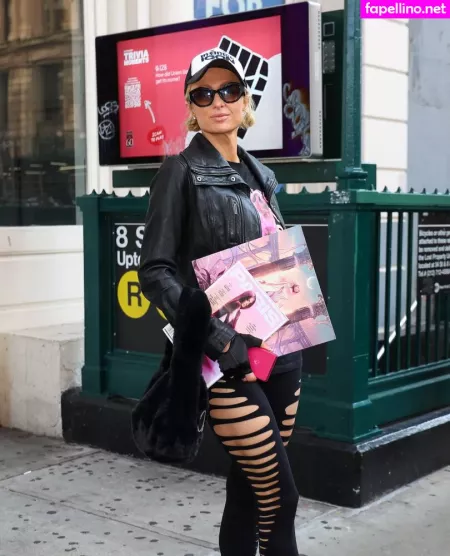 Paris Hilton OnlyFans Thumbnail #2KqAyUlJsc