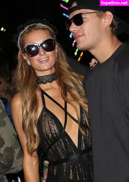 Paris Hilton OnlyFans Thumbnail #6xMpVe65gu