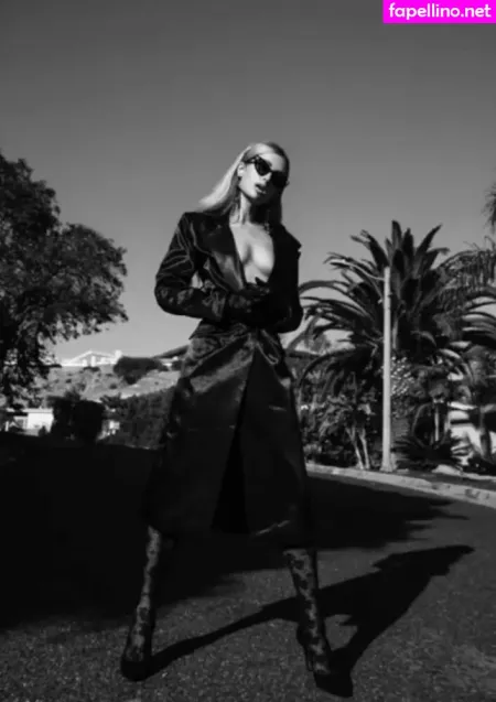 Paris Hilton OnlyFans Thumbnail #I1SS6p3ctb