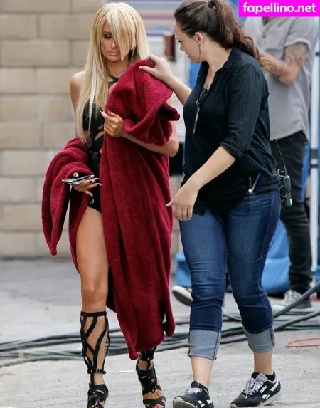 Paris Hilton OnlyFans Thumbnail #YMvI31lBlf