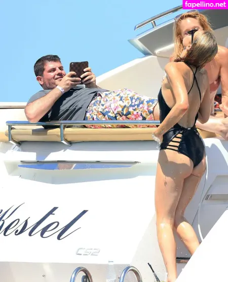 Paris Hilton OnlyFans Thumbnail #qFxiy84Oqm