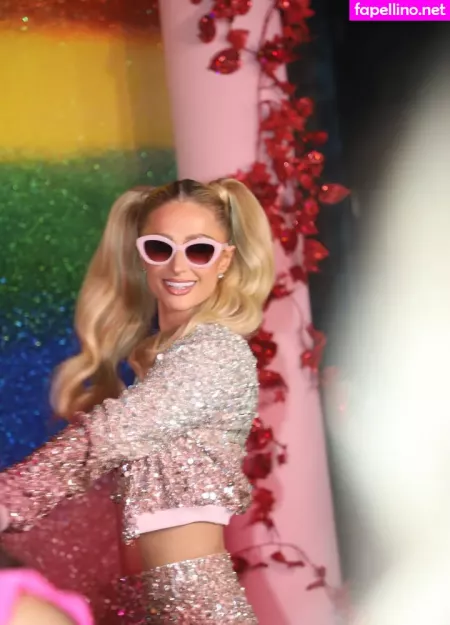 Paris Hilton OnlyFans Thumbnail #qRXw6yr5UV