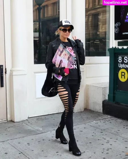 Paris Hilton OnlyFans Thumbnail #r0AGbndlEz