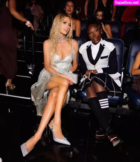 Paris Hilton OnlyFans Thumbnail #rhbD6n6jbY