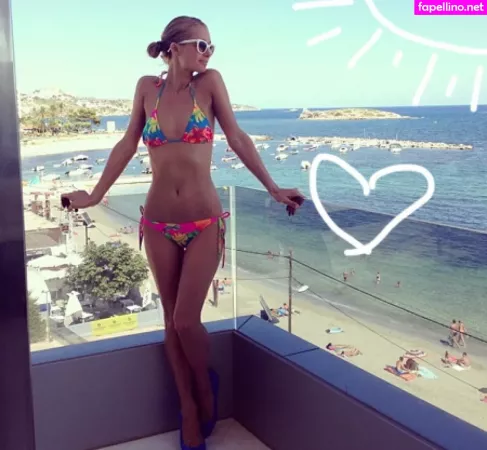 Paris Hilton OnlyFans Thumbnail #uVsMXrFJAW