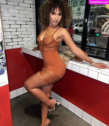 Parker Mckenna Posey OnlyFans Thumbnail #Figq9O7Cer