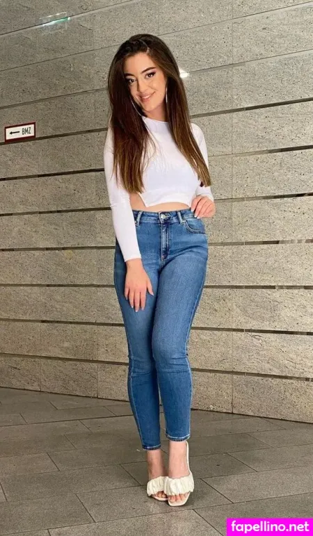 Parshad Esmaeili OnlyFans Thumbnail #6Z1vX8EgRT