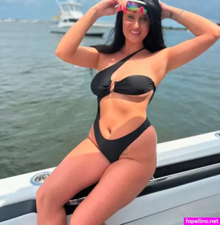 Partymodel OnlyFans Thumbnail #k5UKCunLPd